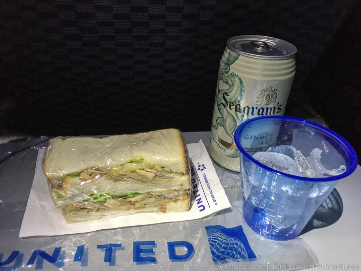United 787 Эконом-класс закуски   United 787 Эконом-класс закуски
