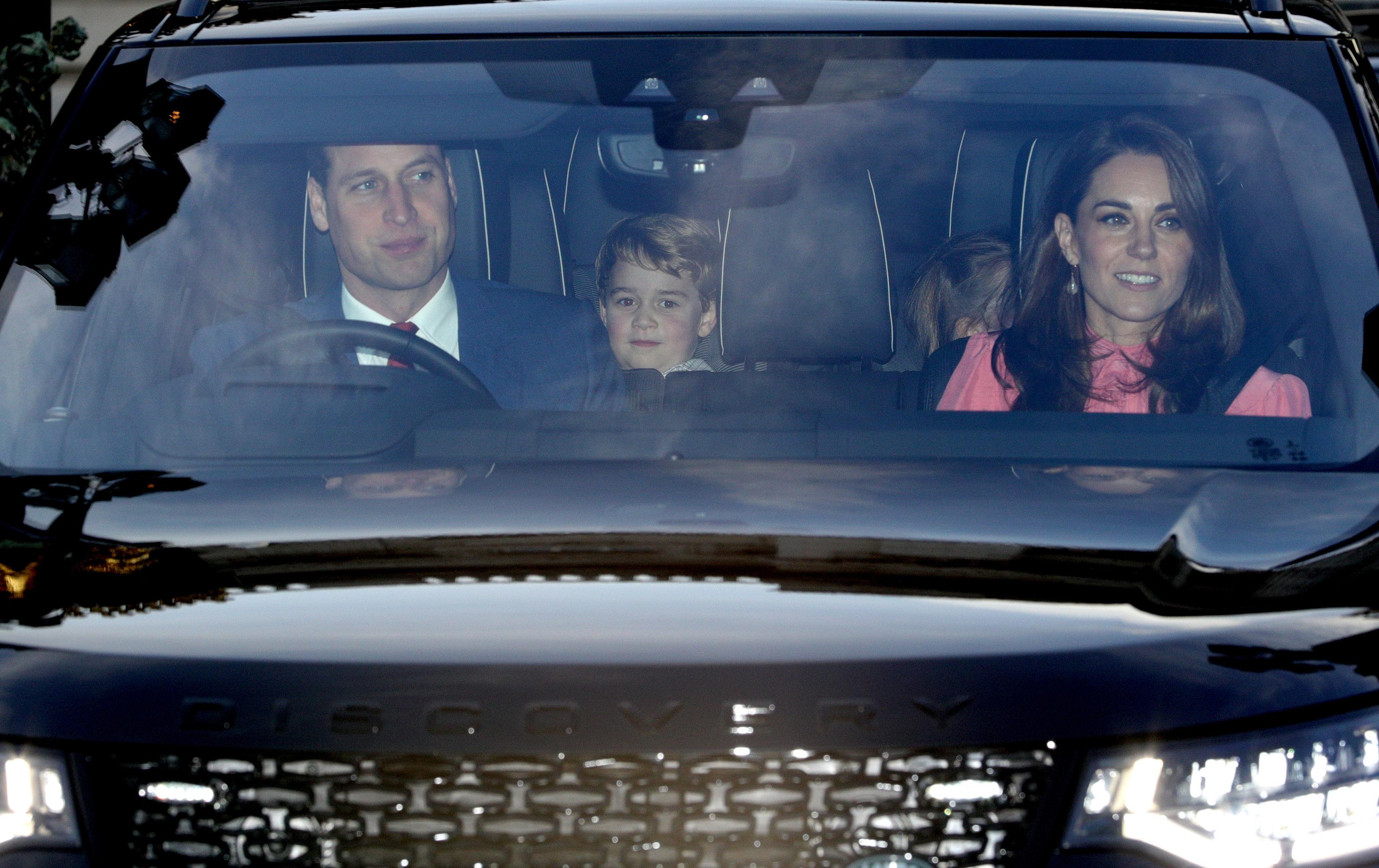 Принц Уильям и Кейт Миддлтон взяли двоих из трех своих детей на встречу